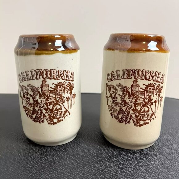 California Salt and Pepper Vintage Ceramic Shaker Set - Picture 1 of 3